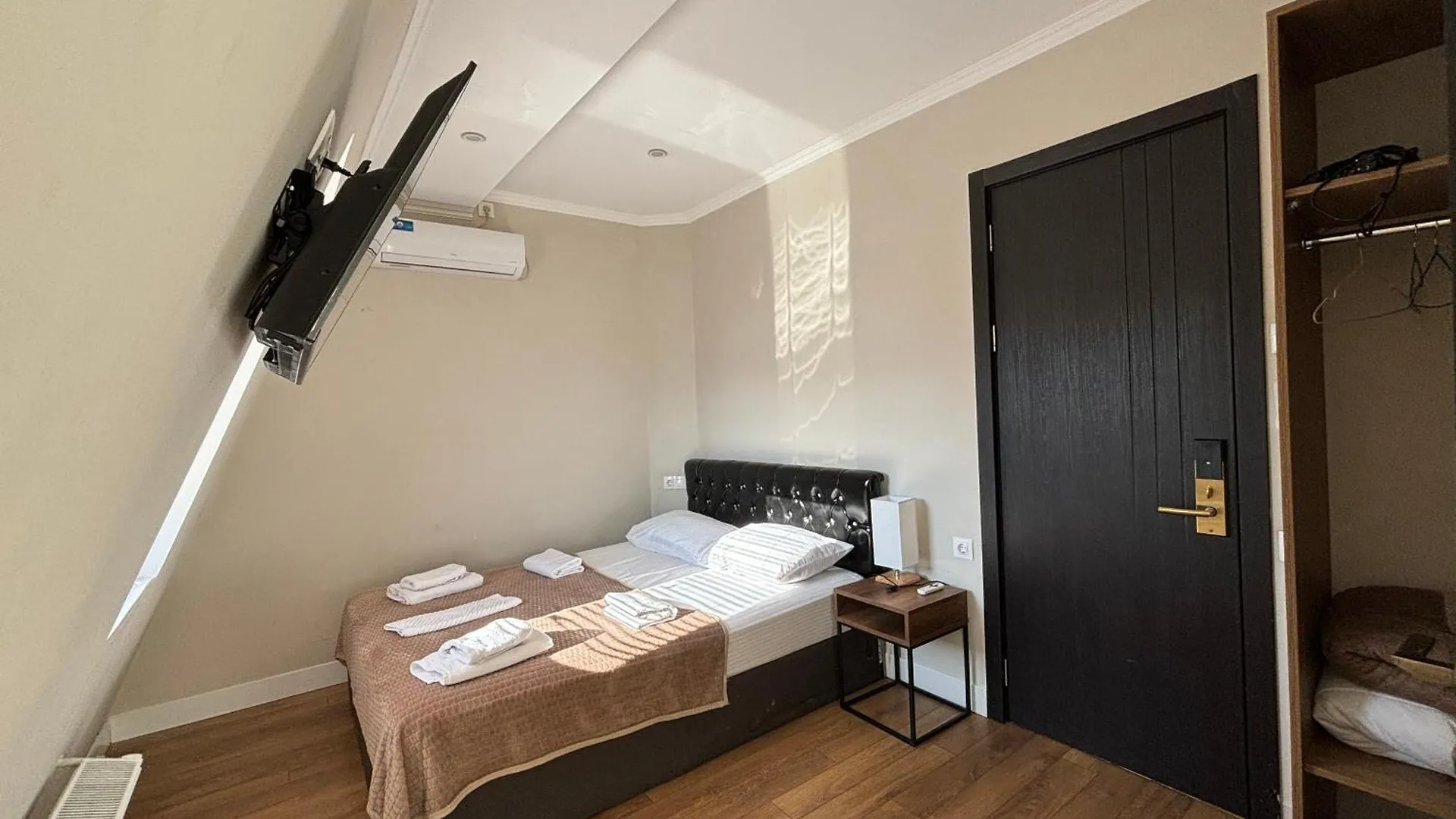 Konukevi D And D Hotel Tiflis